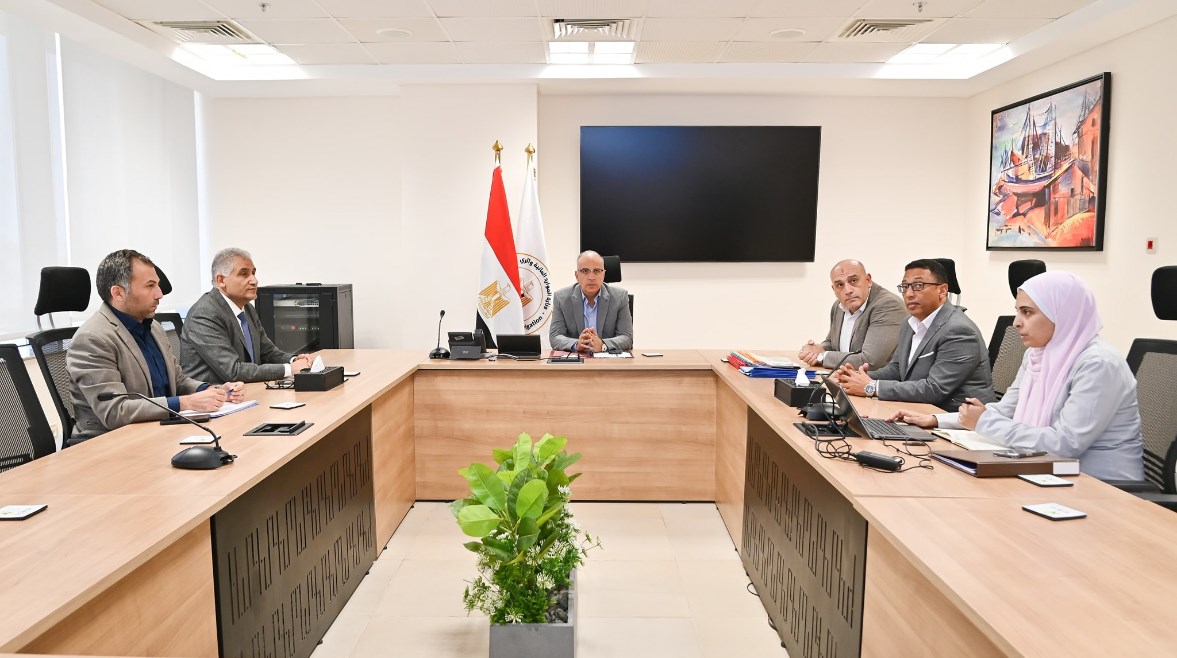 وزير الري والموارد المائية، هاني سويلم خلال الاجتماع وزير الري والموارد المائية، هاني سويلم خلال الاجتماع