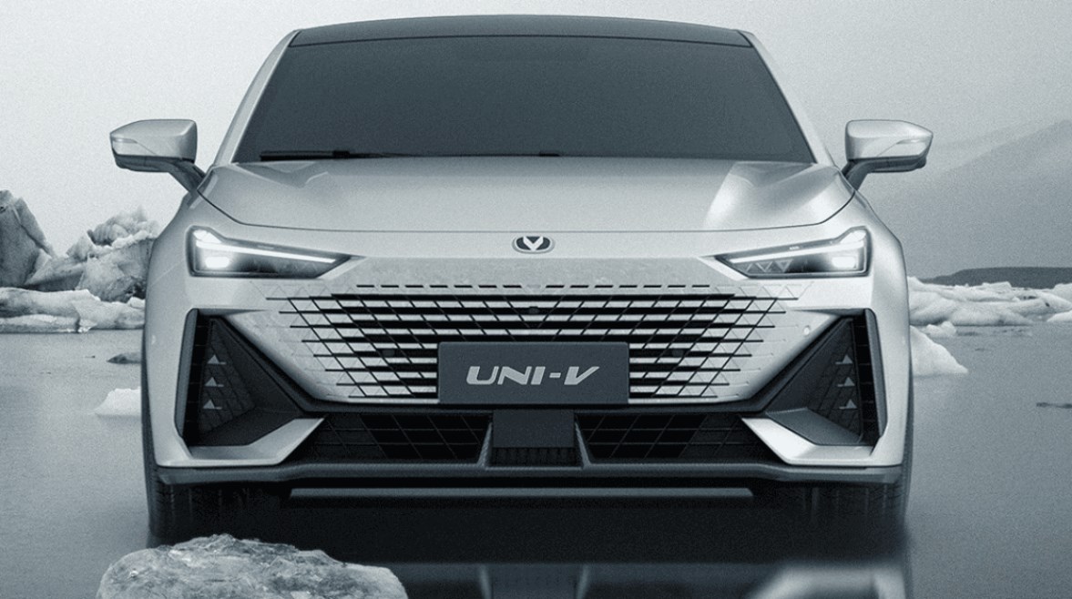 سيارة شانجان UNI-V السيدان سيارة شانجان UNI-V السيدان