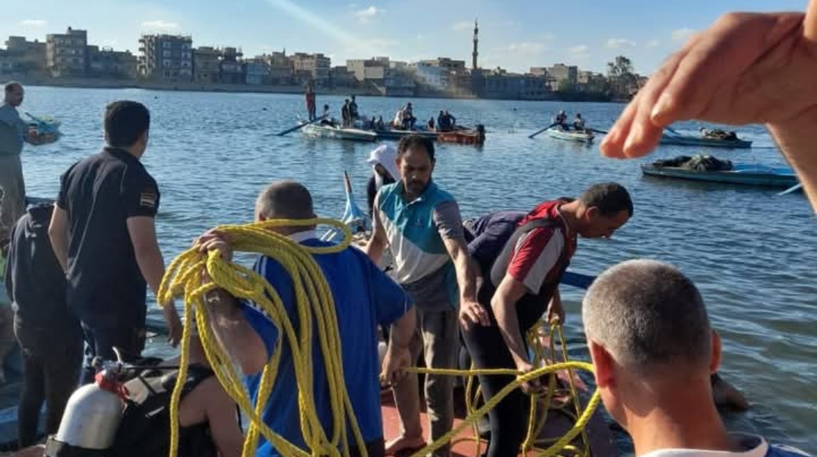 أثناء البحث عن الغريق أثناء البحث عن الغريق