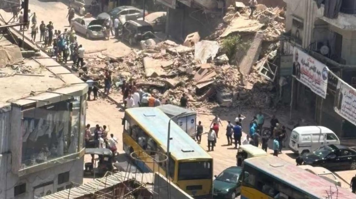 العقار المنهار في شبرا مصر العقار المنهار في شبرا مصر