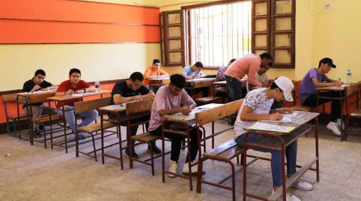 طلاب الصف الثالث الثانوي طلاب الصف الثالث الثانوي