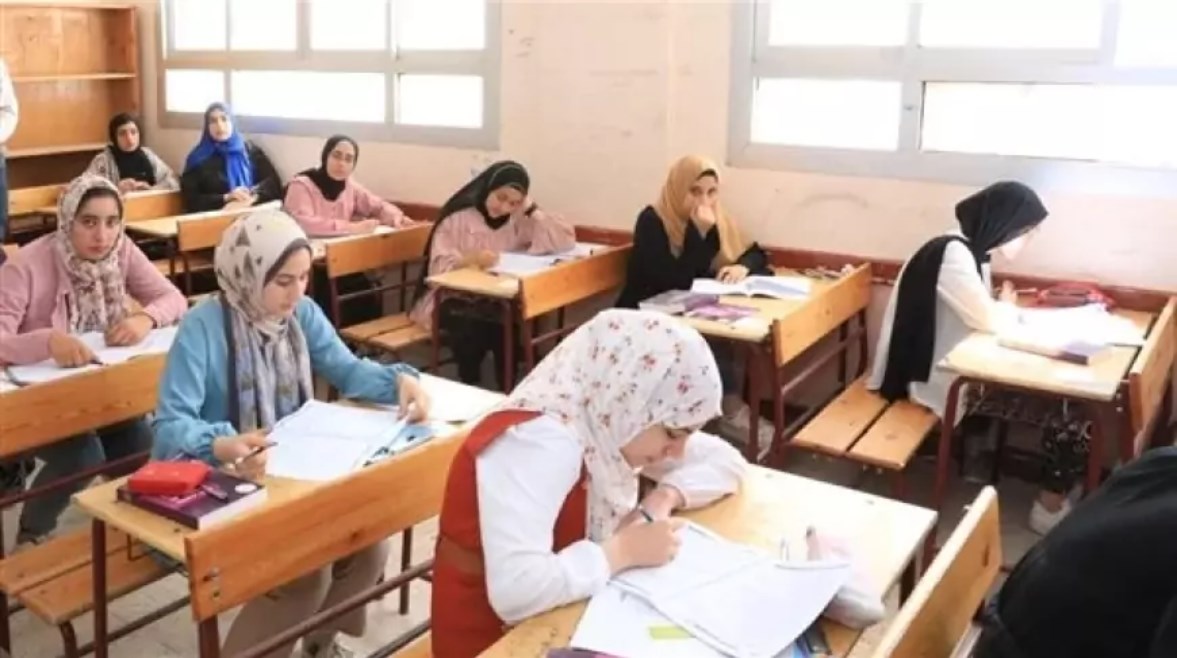 طالبات الصف الثالث الثانوي طالبات الصف الثالث الثانوي