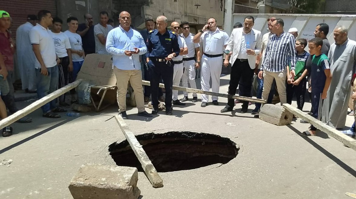 هبوط أرضى بحي غرب شبرا الخيمة هبوط أرضى بحي غرب شبرا الخيمة
