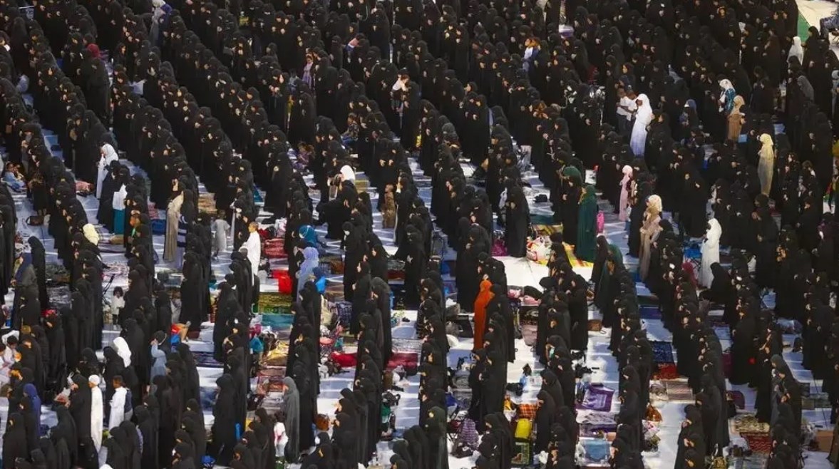 يوم الخليف، يوم مؤنسات الحرم يوم الخليف، يوم مؤنسات الحرم