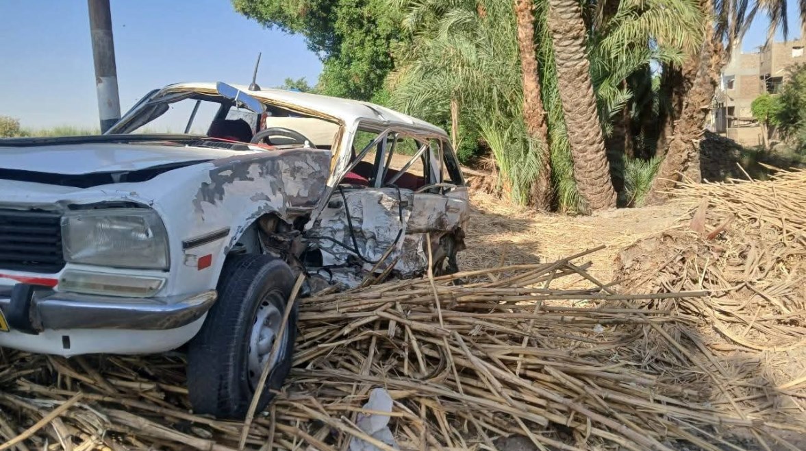 إصابة 8 مراقبين إثر تصادم سيارة ملاكي مع بيجو في قنا إصابة 8 مراقبين إثر تصادم سيارة ملاكي مع بيجو في قنا