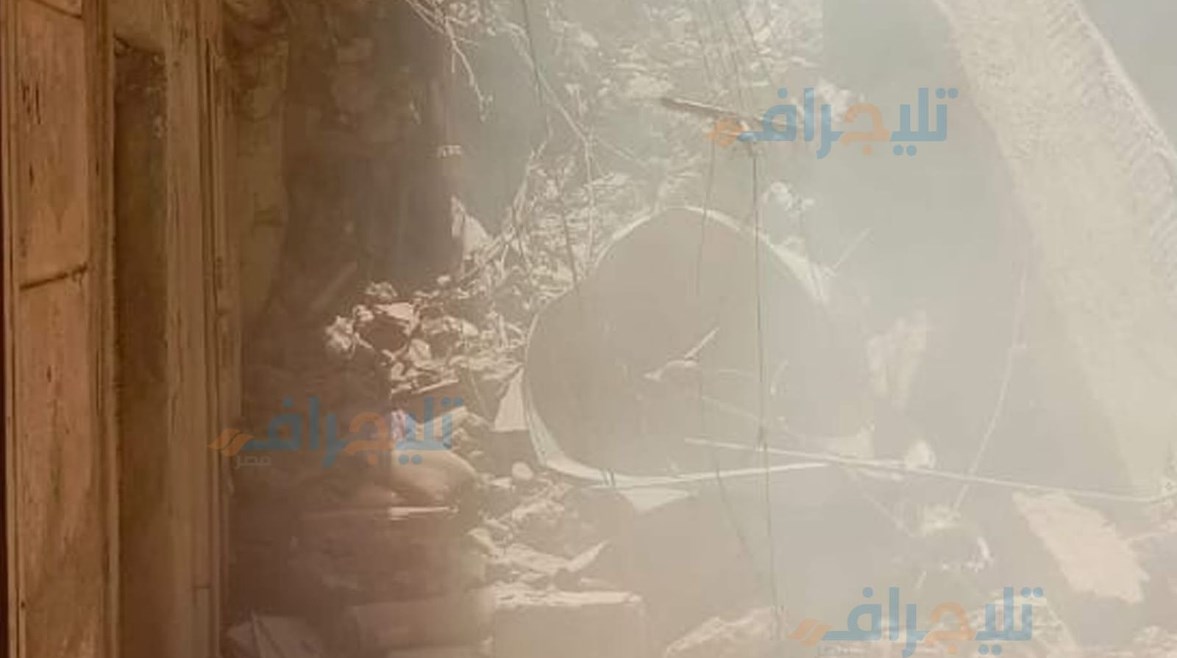 جانب من انهيار عقارين بحدائق القبة جانب من انهيار عقارين بحدائق القبة