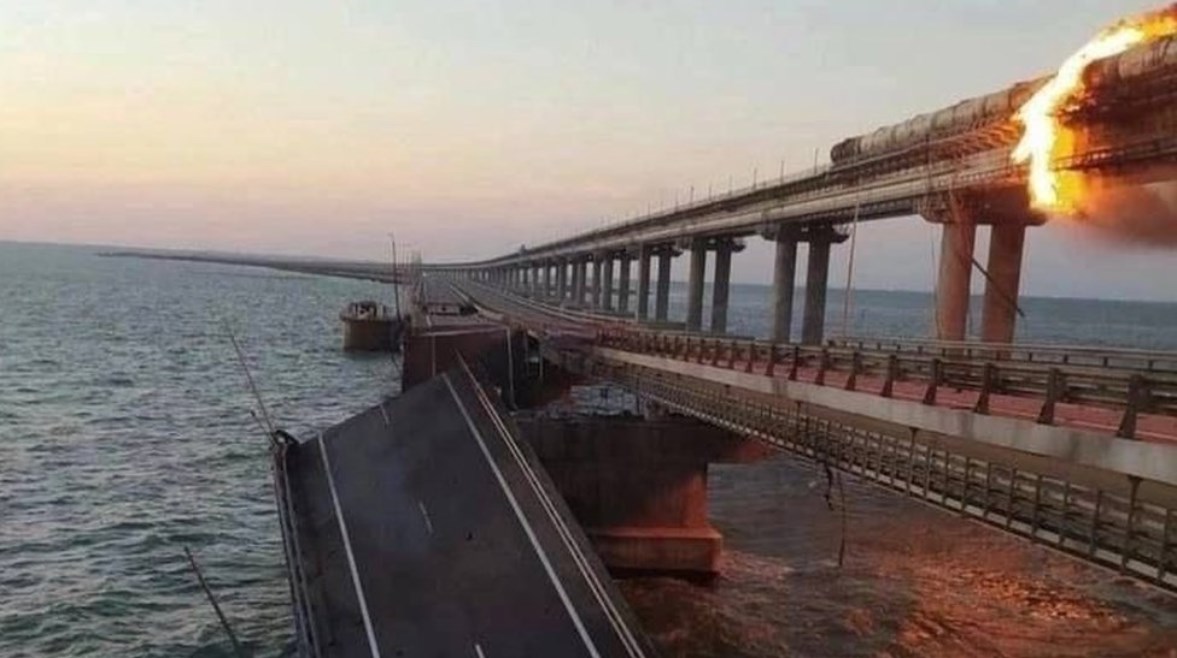 صورة متداولة لتفجير جسر كيرتش صورة متداولة لتفجير جسر كيرتش