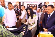وزيرة التضامن ومحافظ مطروح يفتتحان معرض "ديارنا"