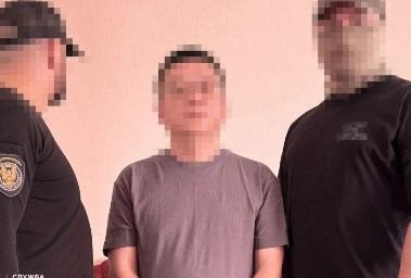 اعتقال رجل صيني وابنه في العاصمة كييف