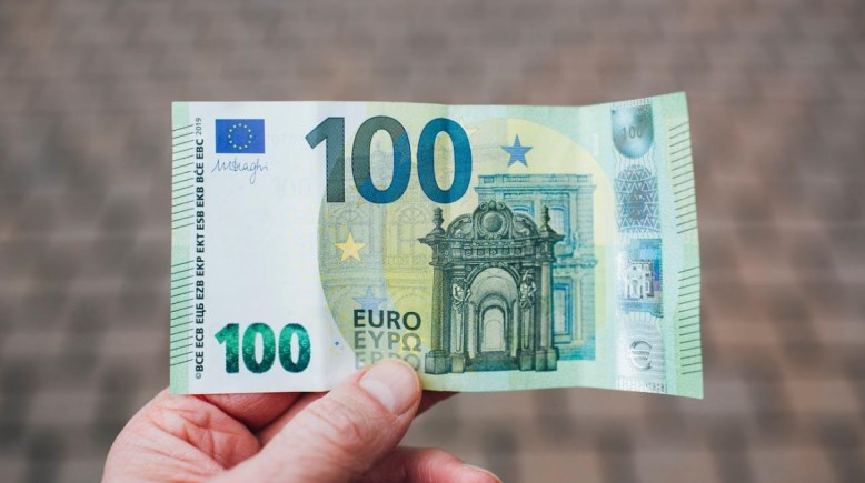 سعر اليورو أمام الجنيه