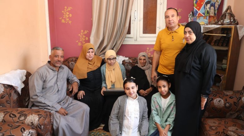  الطالبة هاجر حسام مصطفى علي حسان وأسرتها
