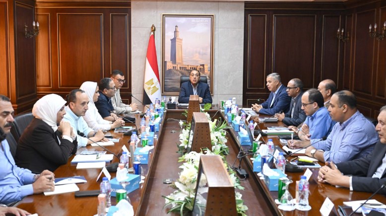 جانب من زيارة رئيس الوزراء للإسكندرية