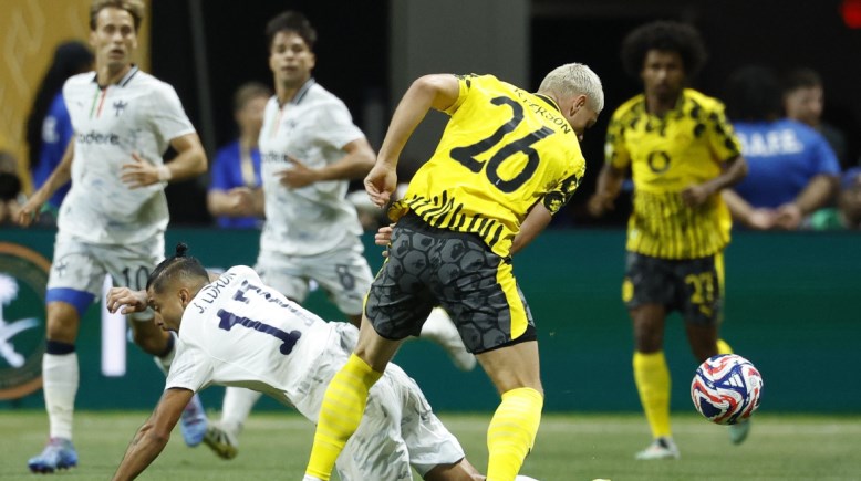 جانب من مباراة بروسيا دورتموند ومونتيري 