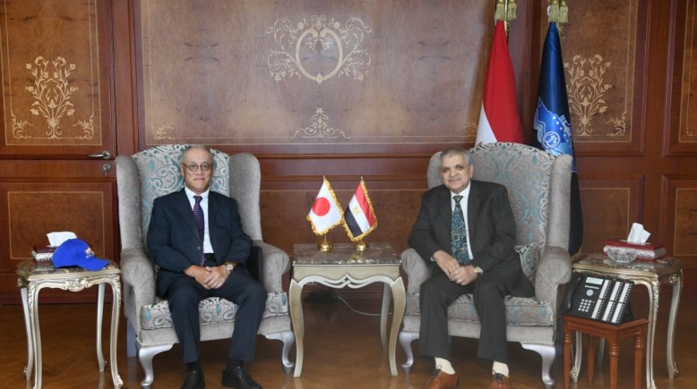 رئيس هيئة قناة السويس وسفير اليابان