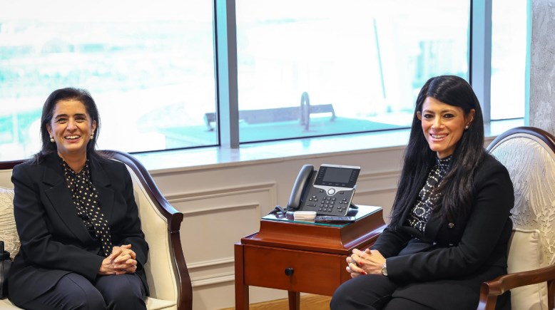 وزيرة التخطيط، رانيا المشاط والمدير الإقليمي لمنظمة الصحة العالمية لإقليم شرق المتوسط، حنان بلخي