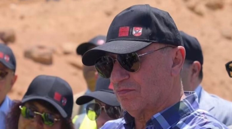 الخطيب يتفقد أعمال الحفر في ستاد الأهلي 