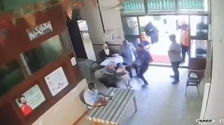 جانب من الواقعة عبر كاميرات المراقبة