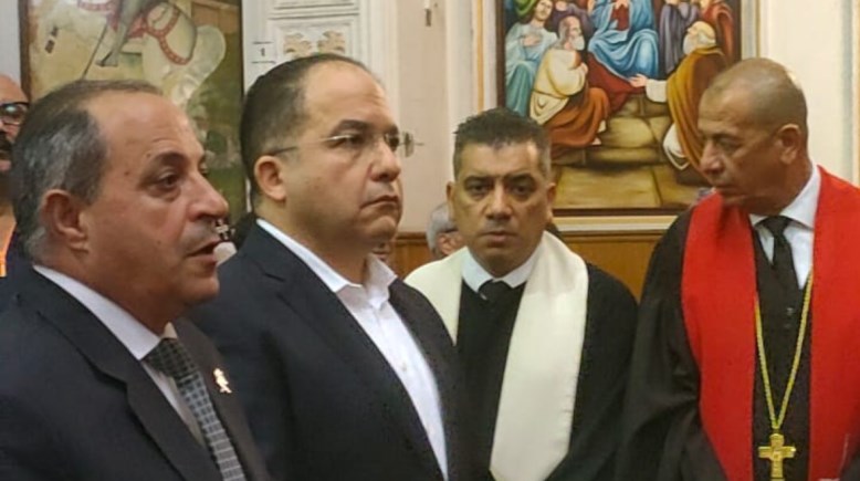 محافظ بورسعيد ورموز الباسلة يقدمون التعازي لمطران بورسعيد في وفاة القمص بطرس الجبلاوي.