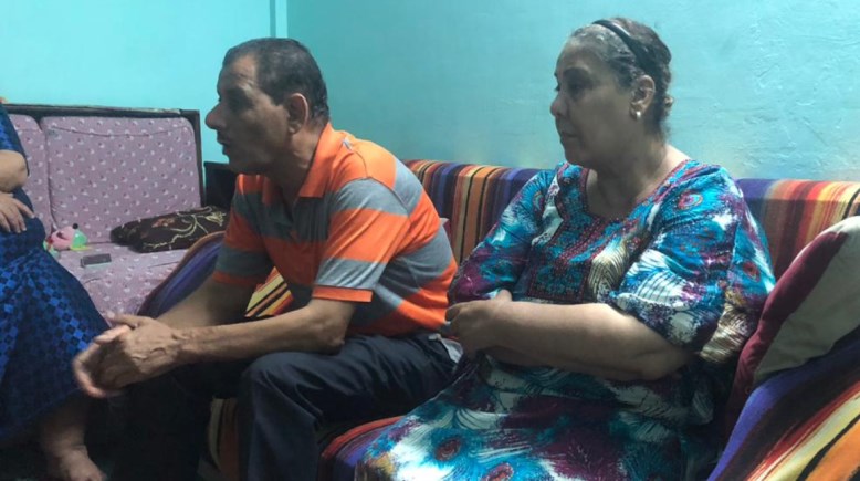 اب يستغيث بالبابا تواضروس