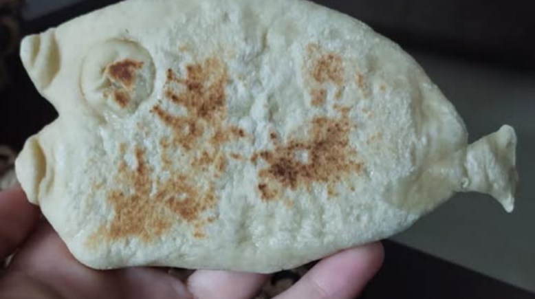 خبز على شكل سمك