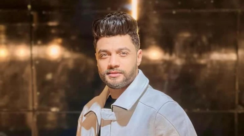 المطرب أحمد عامر