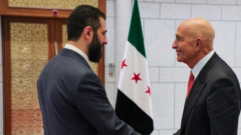الرئيس السوري أحمد الشرع يستقبل المبعوث الأمريكي الخاص إلى سوريا توماس باراك 