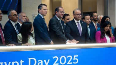 وزير المالية يفتتح جلسة التداول في بورصة لندن