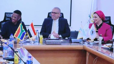 وفد "ساسبو" مع مسؤولي البنك الزراعي
