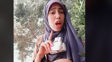 علياء قمرون