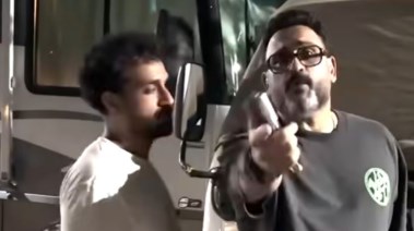 أكرم حسني