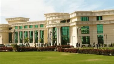 مصاريف الجامعة الحديثة للتكنولوجيا والمعلومات