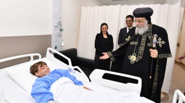 البابا تواضروس الثاني يزور مستشفى أهل مصر 