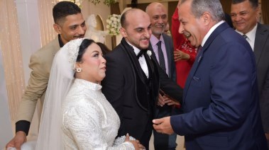 من الأحزان إلى الأفراح.. محافظ بورسعيد يشارك عروسين من ذوي الهمم لحظة العمر في مشهد إنساني مؤثر