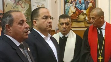محافظ بورسعيد ورموز الباسلة يقدمون التعازي لمطران بورسعيد في وفاة القمص بطرس الجبلاوي.