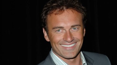  الممثل الأسترالي الراحل جوليان مكماهون “Julian McMahon”