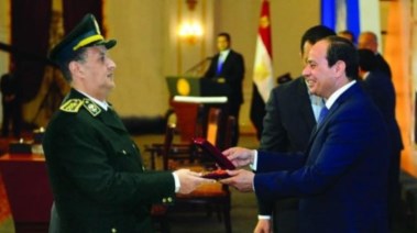 اللواء أشرف عبدالعزيز  خبير مكافحة الإرهاب والحاصل على وسام الجمهورية