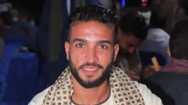 محمد عبد الحميد سلطان أحد الناجين من غرق مركب الهجرة غير الشرعية