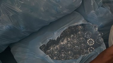 عبوات مجهولة المصدر 