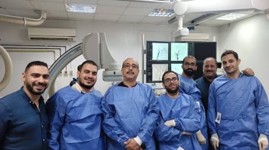 الفريق الطبي بمستشفيات جامعة أسيوط 
