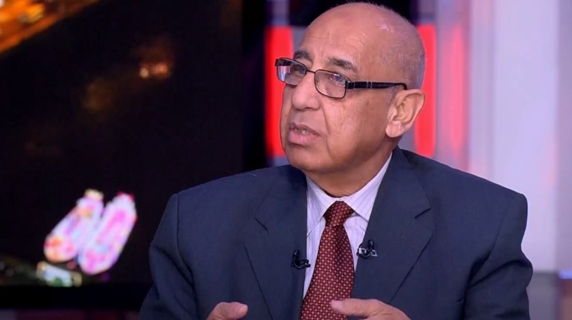 الدكتور علي عوف رئيس شعبة الدواء الدكتور علي عوف رئيس شعبة الدواء