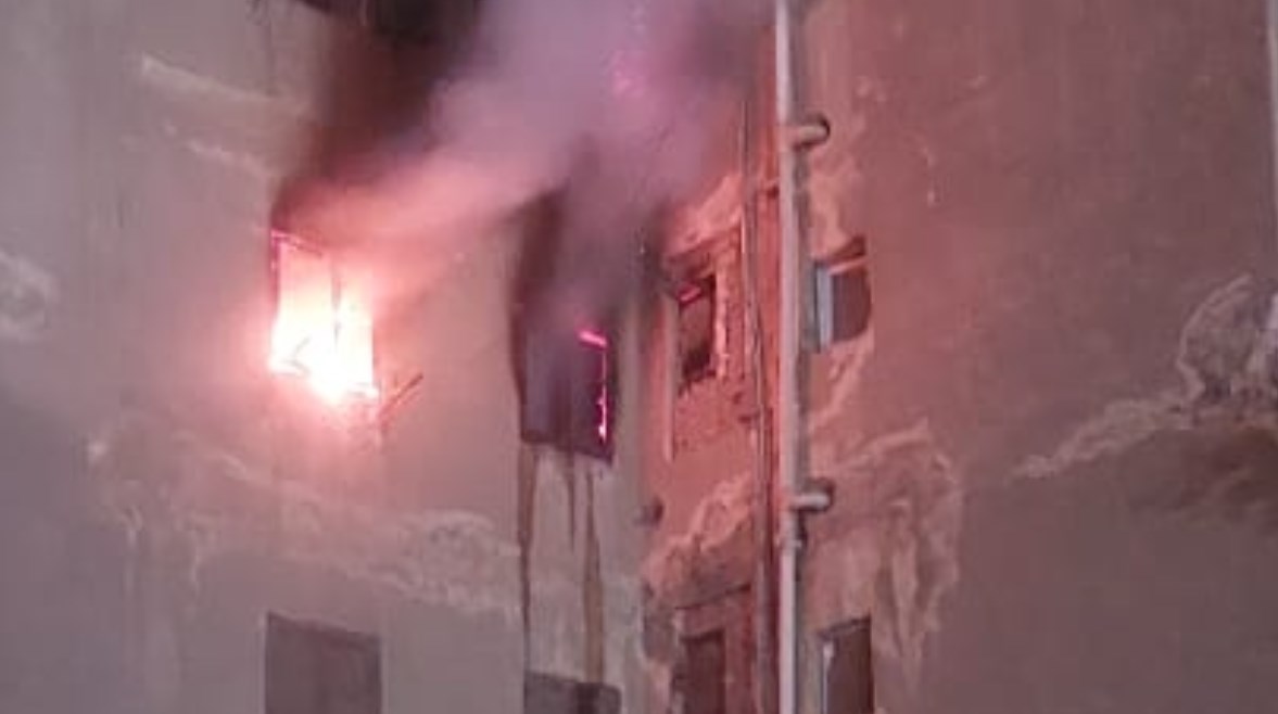 حريق شقة سكنية حريق شقة سكنية