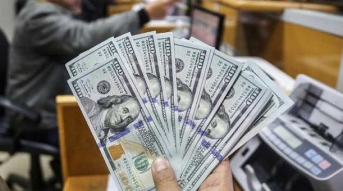 دولارات - أرشيفية دولارات - أرشيفية