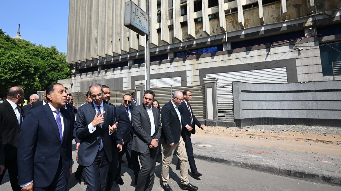 رئيس الوزراء مصطفى مدبولي يتفقد موقع حريق سنترال رمسيس رئيس الوزراء مصطفى مدبولي يتفقد موقع حريق سنترال رمسيس