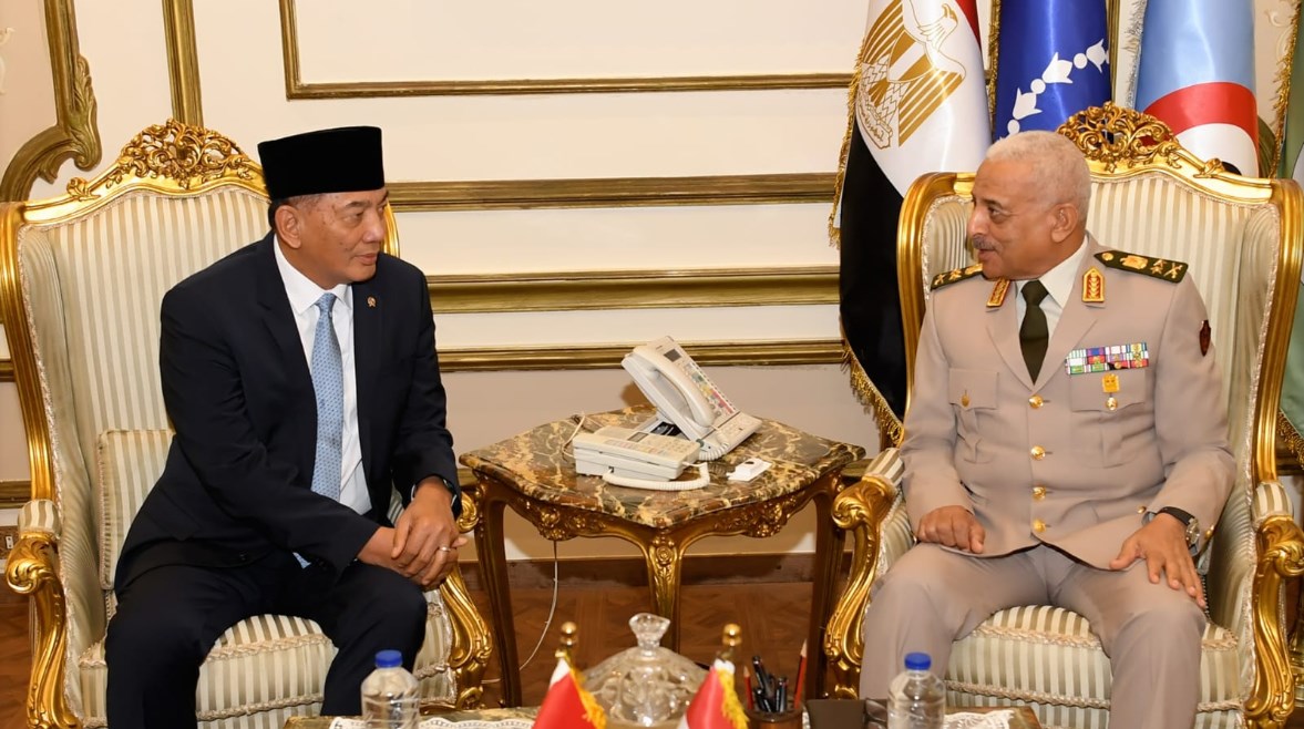 وزير الدفاع يلتقي نظيره الإندونيسي وزير الدفاع يلتقي نظيره الإندونيسي
