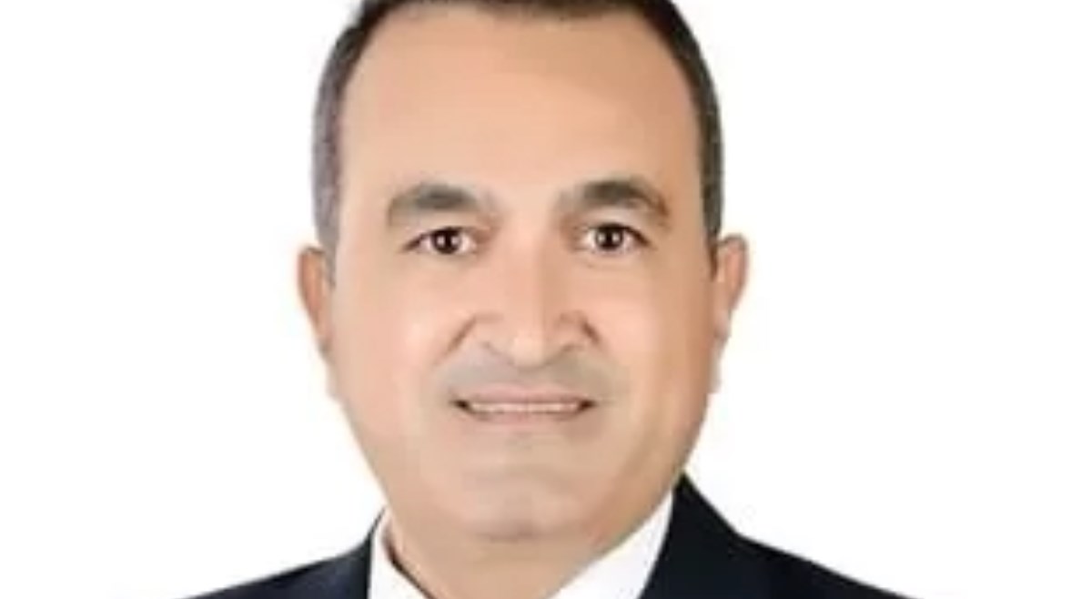 اللواء محمد حسين، وكيل أول وزارة ورئيس قطاع الخدمات بالهيئة العامة للاستعلامات اللواء محمد حسين، وكيل أول وزارة ورئيس قطاع الخدمات بالهيئة العامة للاستعلامات