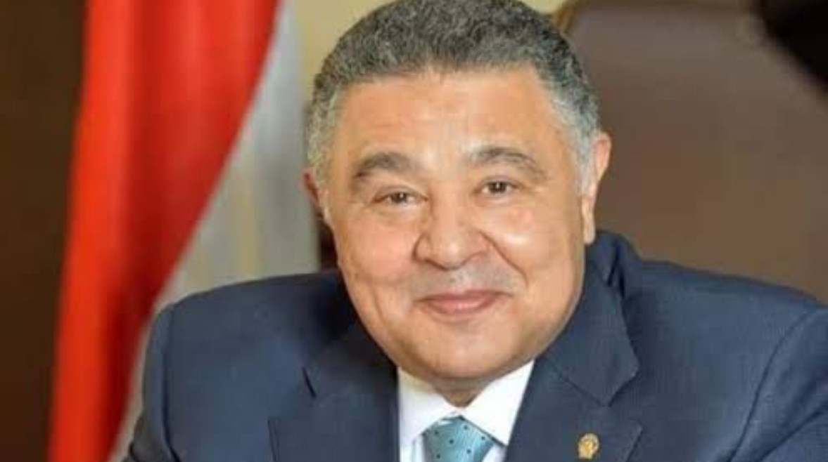 اللواء عمرو حنفى محافظ البحر الأحمر اللواء عمرو حنفى محافظ البحر الأحمر