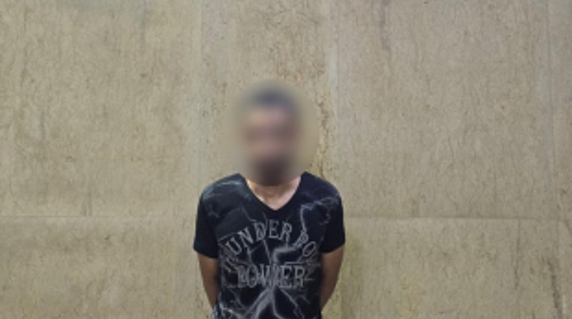 المتهم بإيذاء طفليه بسبب شاحن المتهم بإيذاء طفليه بسبب شاحن