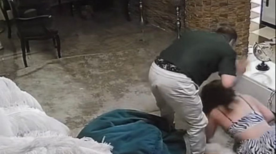 سكرين شوت من الفيديو الجديد للبلوجر هدير عبد الرازق سكرين شوت من الفيديو الجديد للبلوجر هدير عبد الرازق