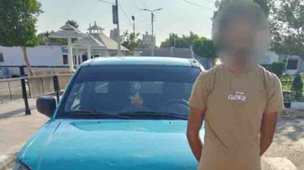 المتهم والسيارة المضبوطة المتهم والسيارة المضبوطة