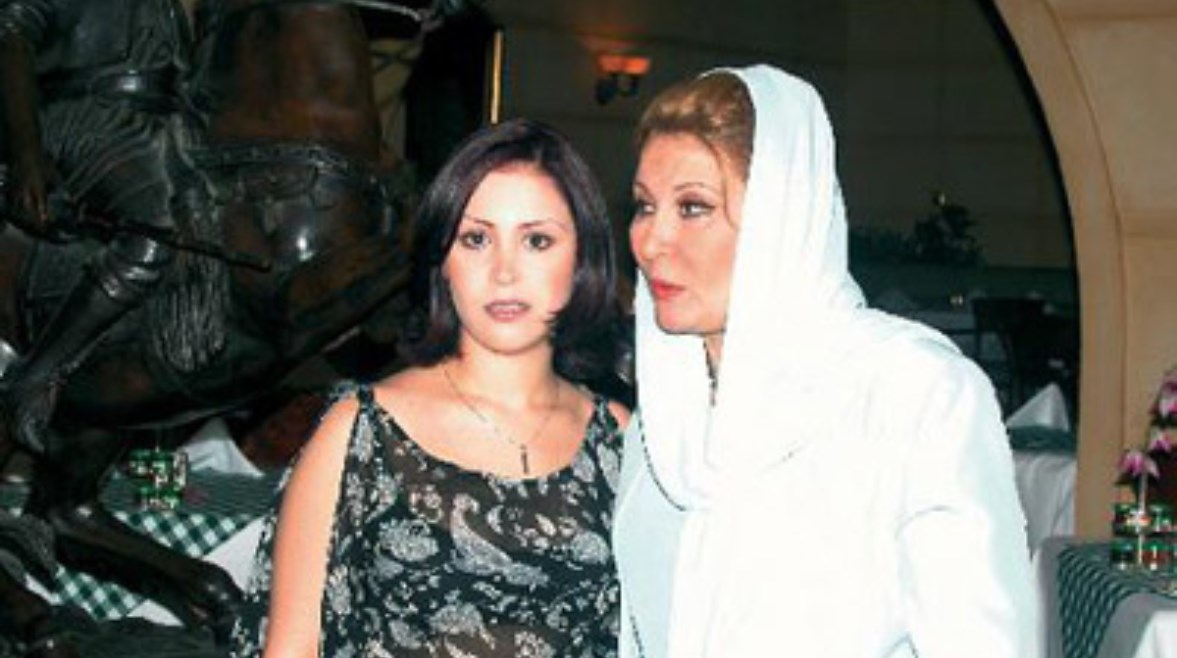 منة شلبي ووالدتها زيزي مصطفى